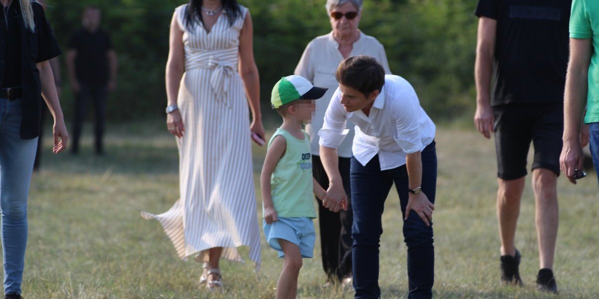 Mališan i predsednica Skupštine su privukli veliku pažnju 