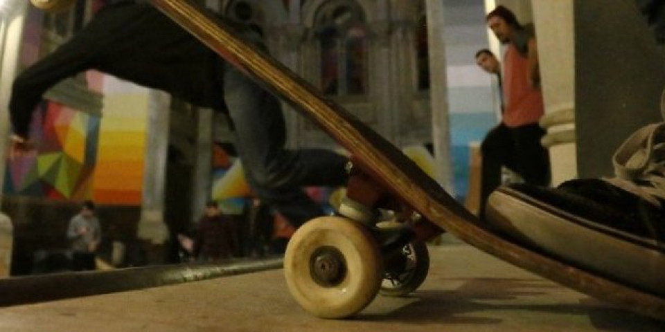 Crkva postala skejt park: Napušteni oltar pretvoren u mesto zabave - Ovako nešto još niste videli (VIDEO)