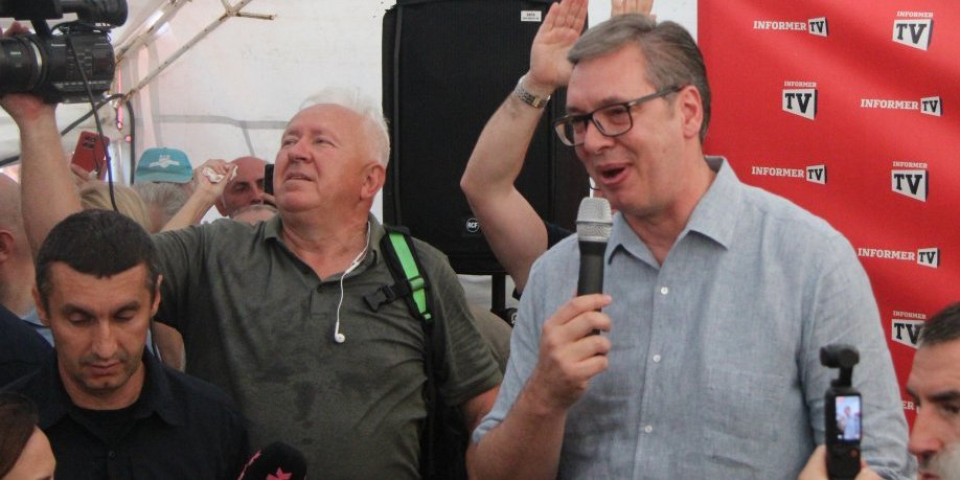 Požegom odjekuje "Aco Srbine" - Predsednik poručio: Srbin je takav da, i kad je ljut, ne da da mu sruše državu