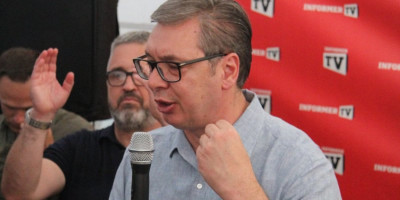 Predsednik Srbije Aleksandar Vučić poručio je danas u Pozegi na velikoj proslavi povodom otvaranja auto-puta da je posao države da se pronađu odgovorni i za nadstrešnicu u Novom Sadu, ali i da sledi vreme odgovornosti za sve one koji su uništavali zemlju posle toga.