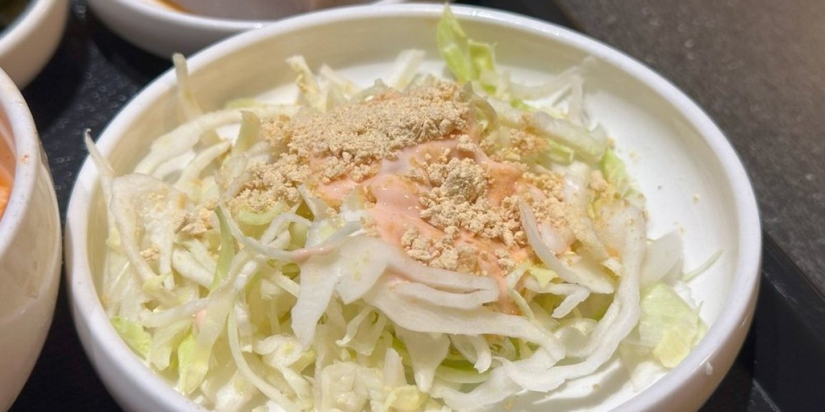 Kupus salata kakvu niste nikada probali: Poseban sastojak daje nestvaran ukus - pravićete je stalno