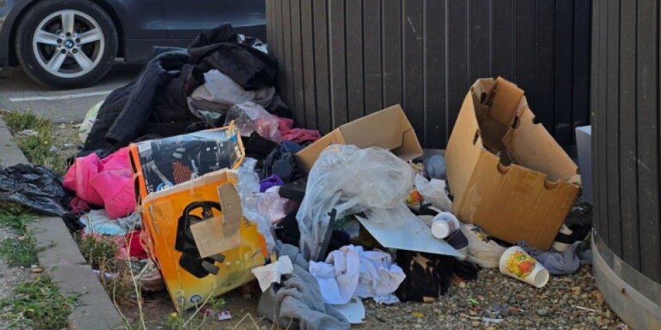 Alo, ljudi! Razbacali đubre na sve strane