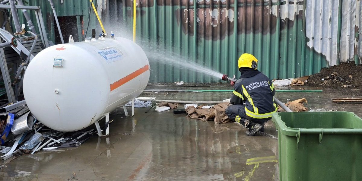 Gašenje požara na Zvezdari