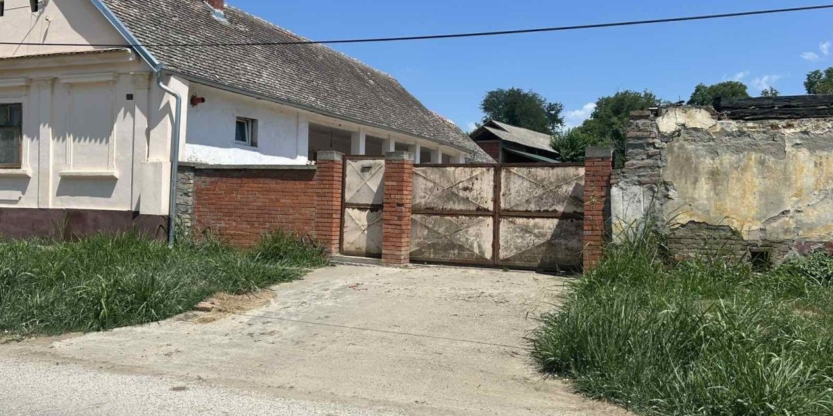 Kapija nastradale žene 