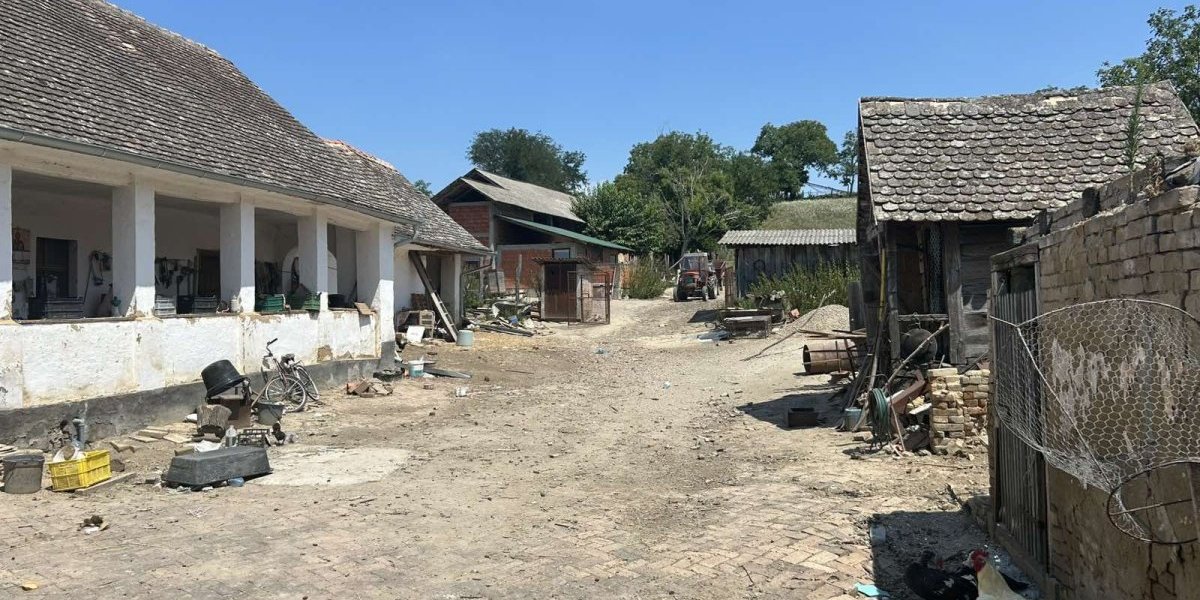 Dvorište žene koja je nastradala