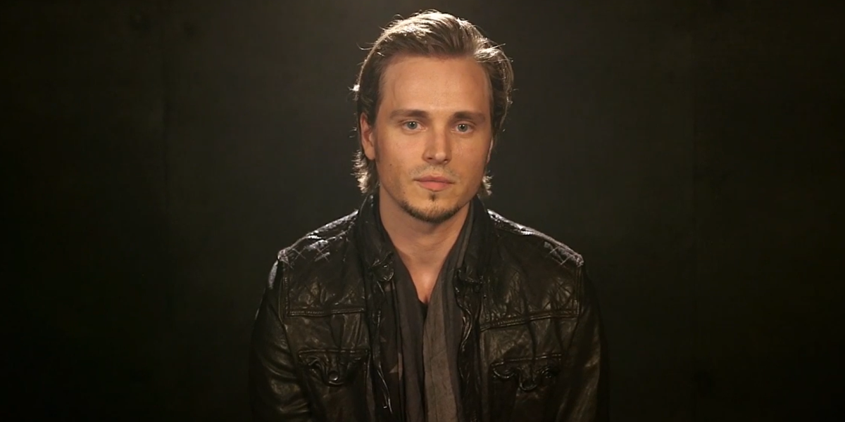 Holivudski glumac prešao u pravoslavlje, pa napisao pesmu o Kosovu