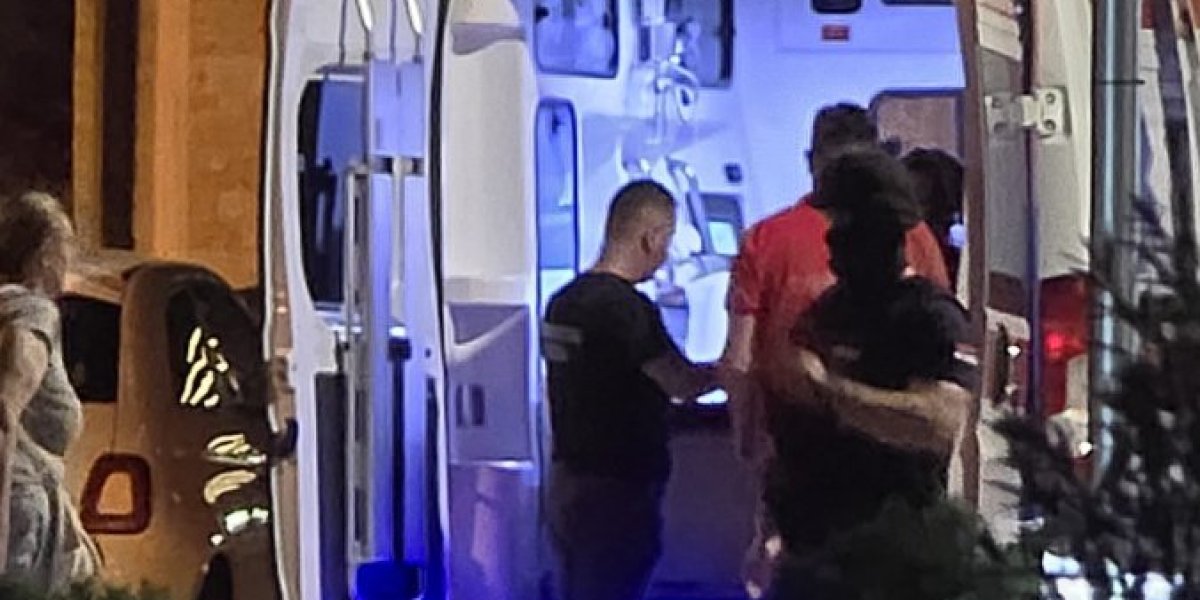 Pomoć ranjenom ukazana prvo u vozilu saniteta