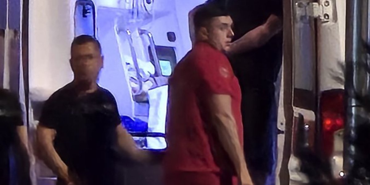 U vozilu hitne pomoći povređeni muškarac 