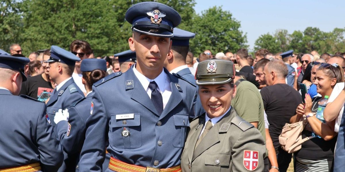 Zakleli se na vernost otadžbini, a onda izgovorili ove reči: Takovo ovo ne pamti (FOTO)