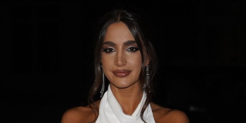 Prvo je isprskao, pa udarao po zadnjici - Anđela Đuričić nije znala šta je snašlo (VIDEO)