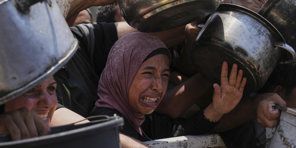 Novi masakr u Gazi: Desetine ubijenih, većina čekala humanitarnu pomoć! (UZNEMIRUJUĆE)