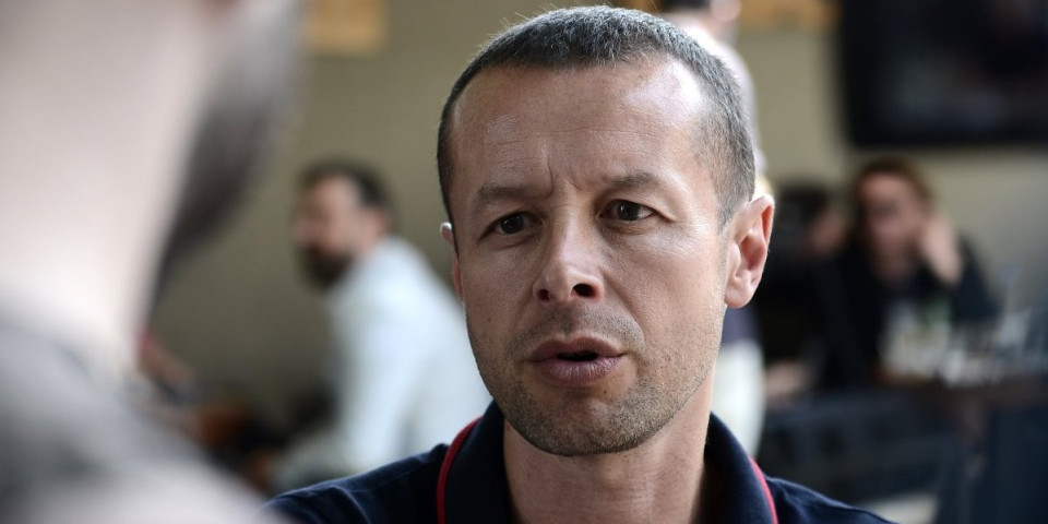 "Sklonio sam pištolj od sebe": Pevač se bori sa suicidnim mislima - Valjda će imati ko da me sahrani