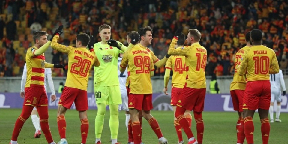 Poljaci, ove reči vam Srbija neće zaboraviti: Navijači Jagjelonije u Novom Pazaru podsetili da je Kosovo naše, a posle utakmice... (FOTO)