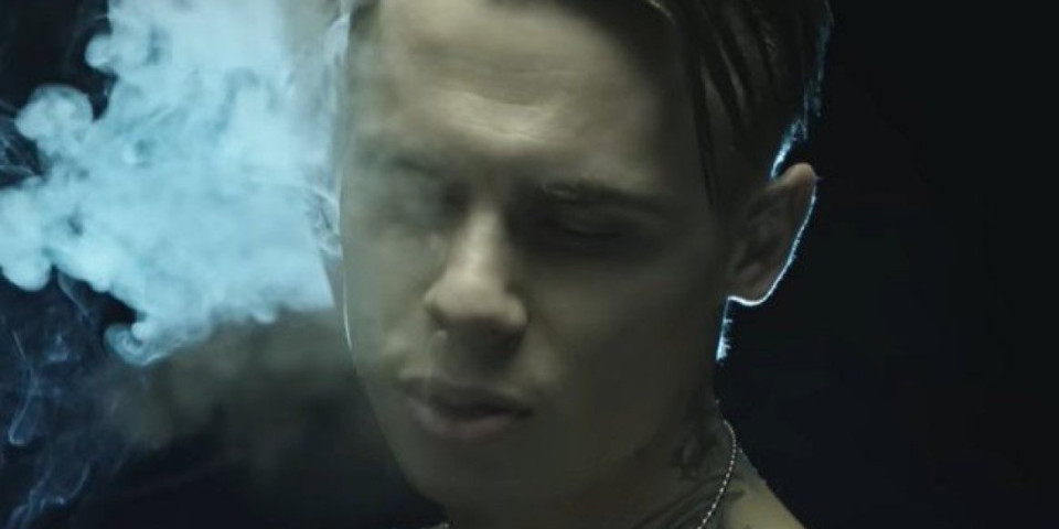 Bivši maneken izbo policajca, pa mu skinuo uniformu: Stravični detalji napada u policijskoj stanici