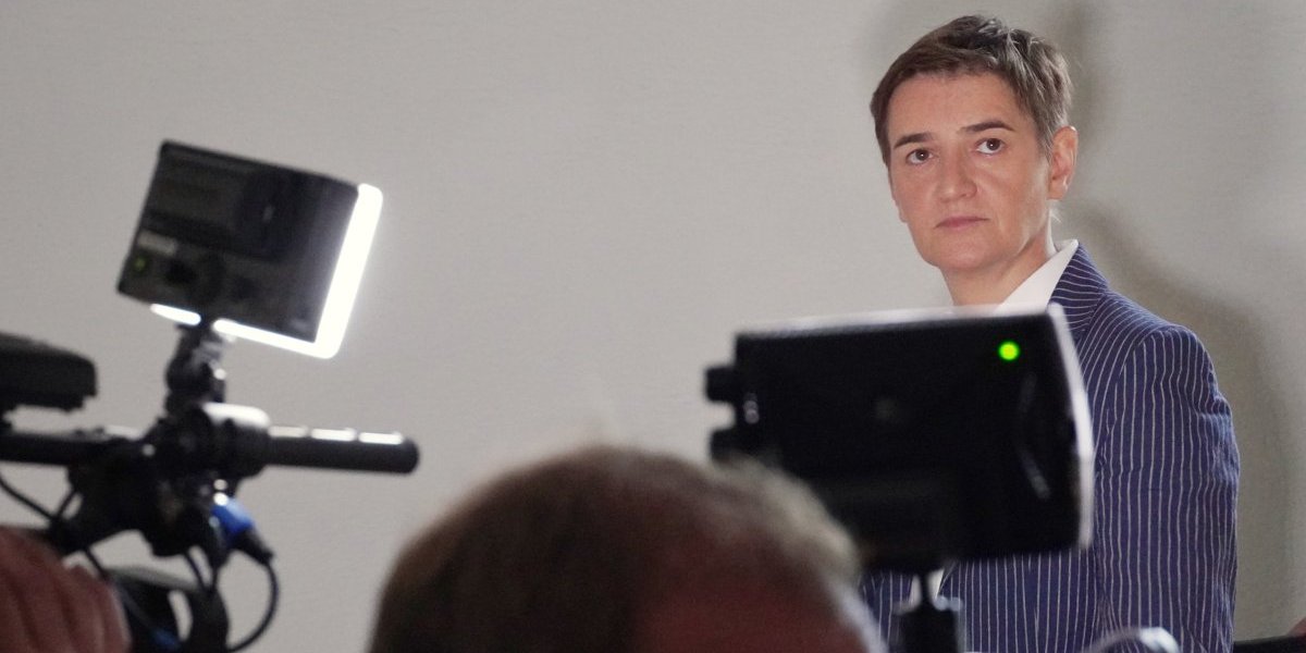 Ana Brnabić pozvala je one koji su pokrali SKC da vrade vredne predmete, pa makar i anonimno 