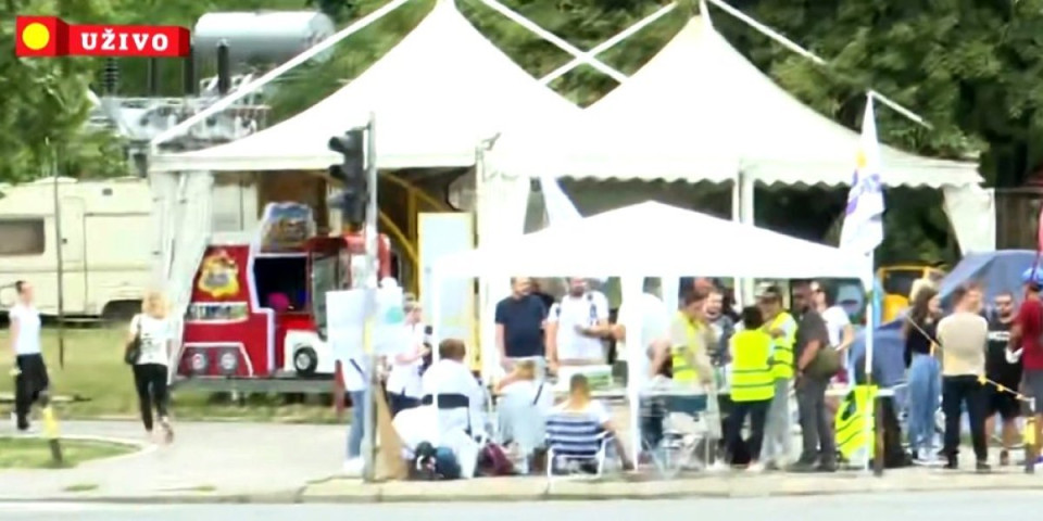 Puklo, kraj: Tajkunski mediji najavili megablokadu na Vidikovcu, a evo šta se tamo dogodilo! (FOTO)