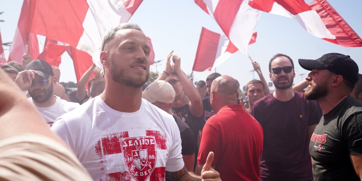 Hit! Pa, ovo nema nigde: Istorijska blamaža Rapida zbog Arnautovića, "delije" ih urnišu (FOTO)