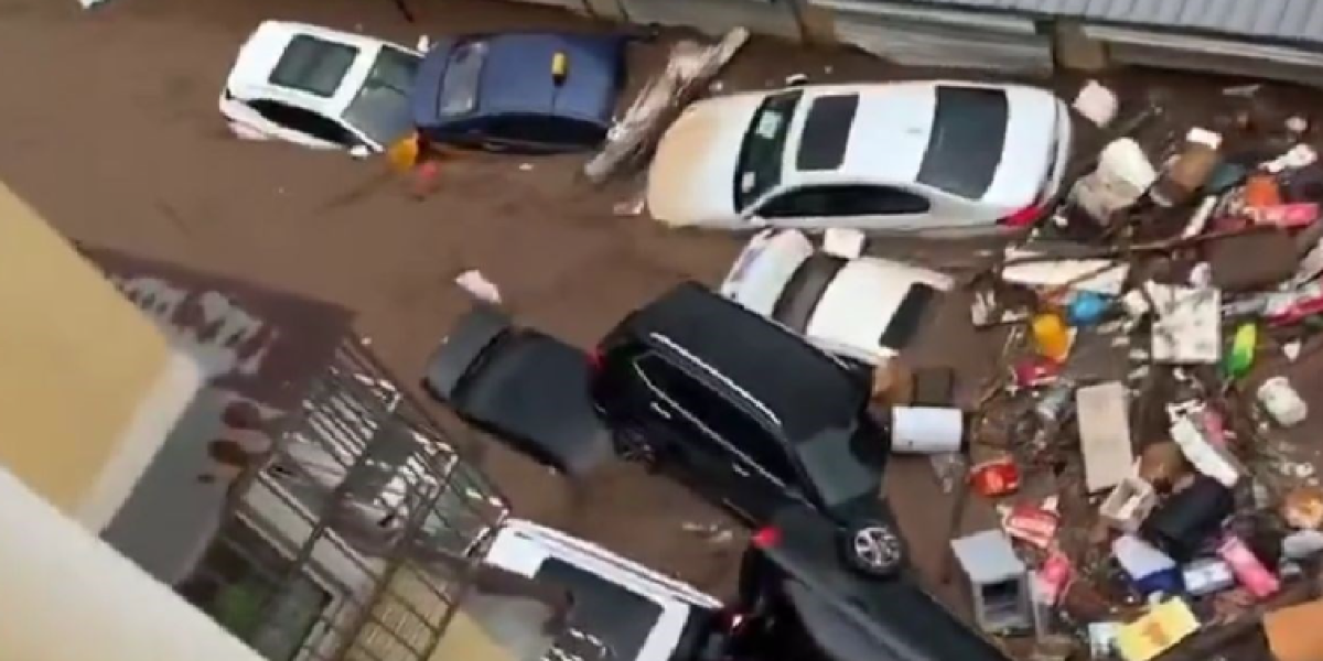 (VIDEO) Biblijske poplave razorile Kinu: Velki broj mrtvih, Si Đinping se hitno oglasio - situacija je užasna