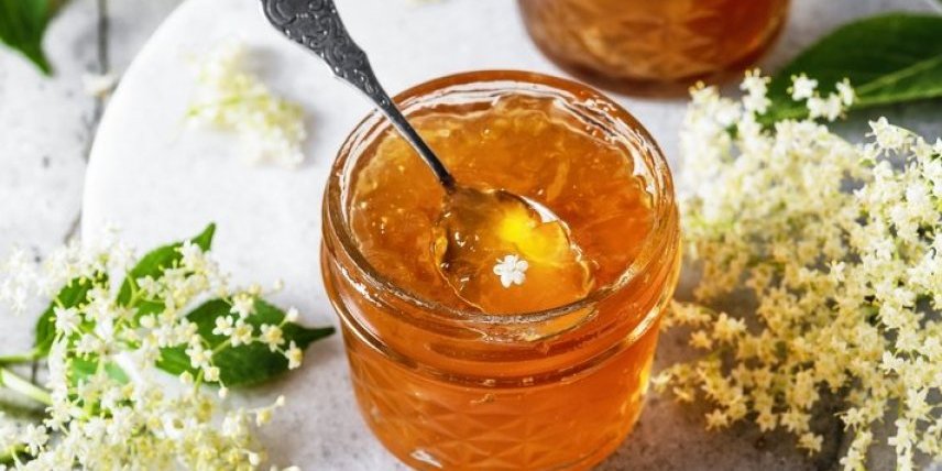 Bakin domaći džem od zove: Recept bez premca - neodoljivi letnji namaz savršene arome