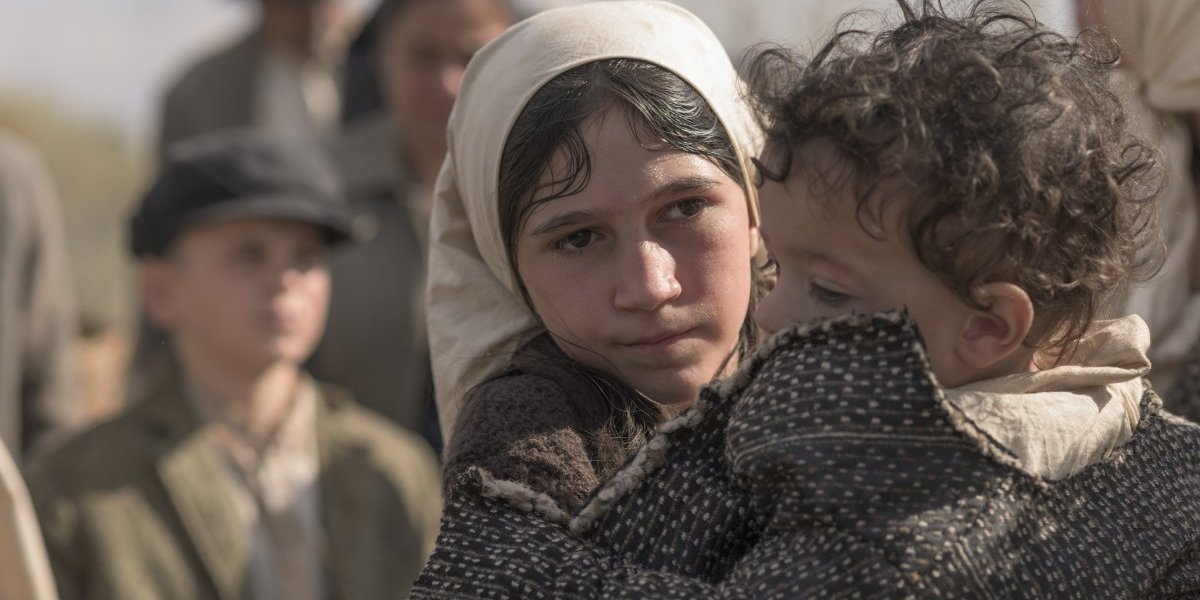 Dara iz Jasenovca izrasla u lepoticu: Slikala se sa dečkom na mestu stradanja Srba (FOTO)