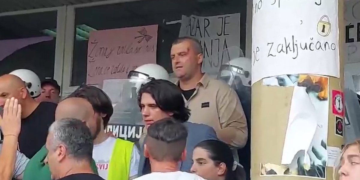 Oglasio se MUP nakon nasilja u Novom Pazaru: Nećemo tolerisati bilo koji vid narušavanja javnog reda i mira, kao ni napade na policiju