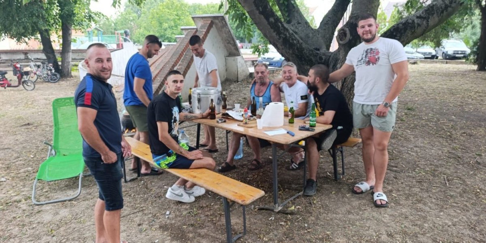 Ljubav miriše iz lonca! Etno specijaliteti zamirisali na rodni kraj tradiciju i časne pretke (FOTO)