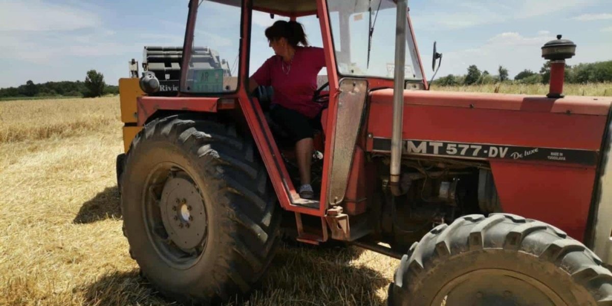 Jelena za volanom traktora 