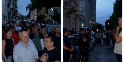 Reporteri tajkunske televizije N1 koji su izveštavali sa blokaderskog skupa u Kraljevu priznali kako je počeo haos ispred prostorija Srpske napredne stranke u Kraljevu.