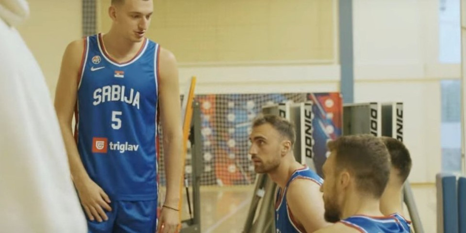 "Orlovi" isprobali nove dresove, Jokić posmatrao "u civilu" (VIDEO)