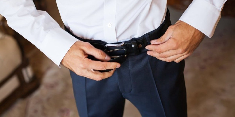 Mladoženjinom kumu pale pantalone na venčanju: Video je postao viralan, morate ga pogledati (VIDEO)