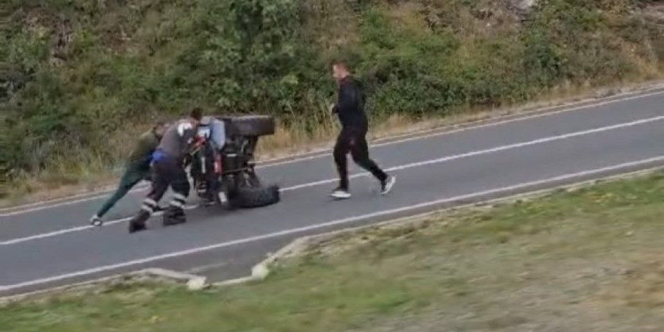 Prevrnuo se kvad: Saobraćajna nezgoda na Zlatiboru (VIDEO)