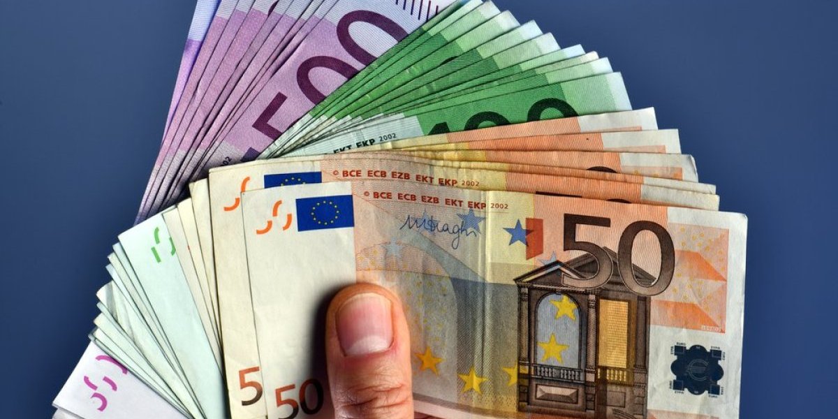 Novac stiže za 4 horoskopska znaka: Evo ko će dobiti pare do 16. avgusta, a jedan znak treba da igra igre na sreću