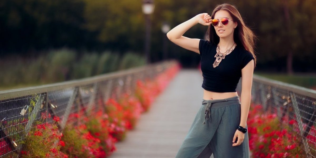 Letnje pantalone za kojim lude žene: Ultimativni trend koji donosi lepršavost i udobnost u svakoj varijanti (FOTO)