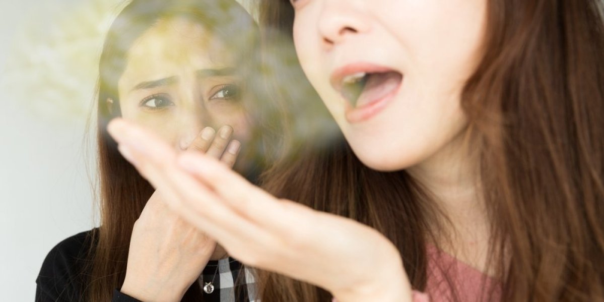 Evo šta znači kada vam iz usta smrdi na pokvarena jaja: Miris daha otkriva stanje sa organima