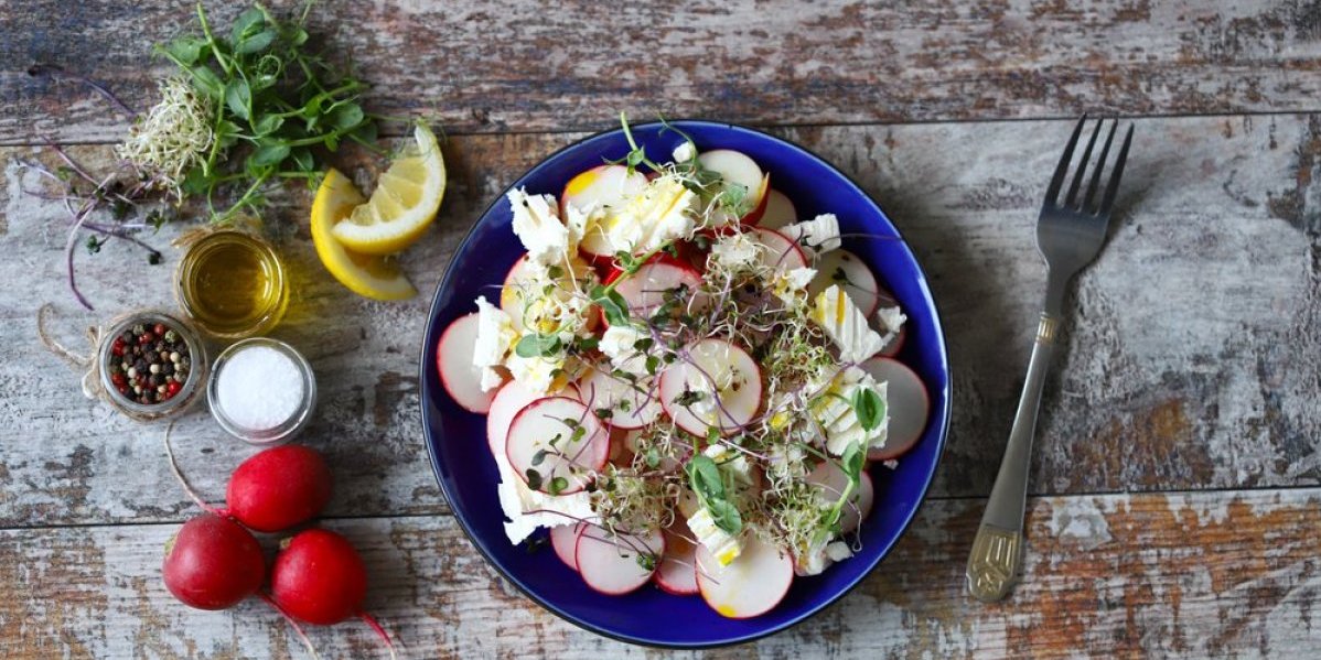 Najukusnija obrok salata od rotkvica - Zasitna je, a niskokalorična (FOTO)