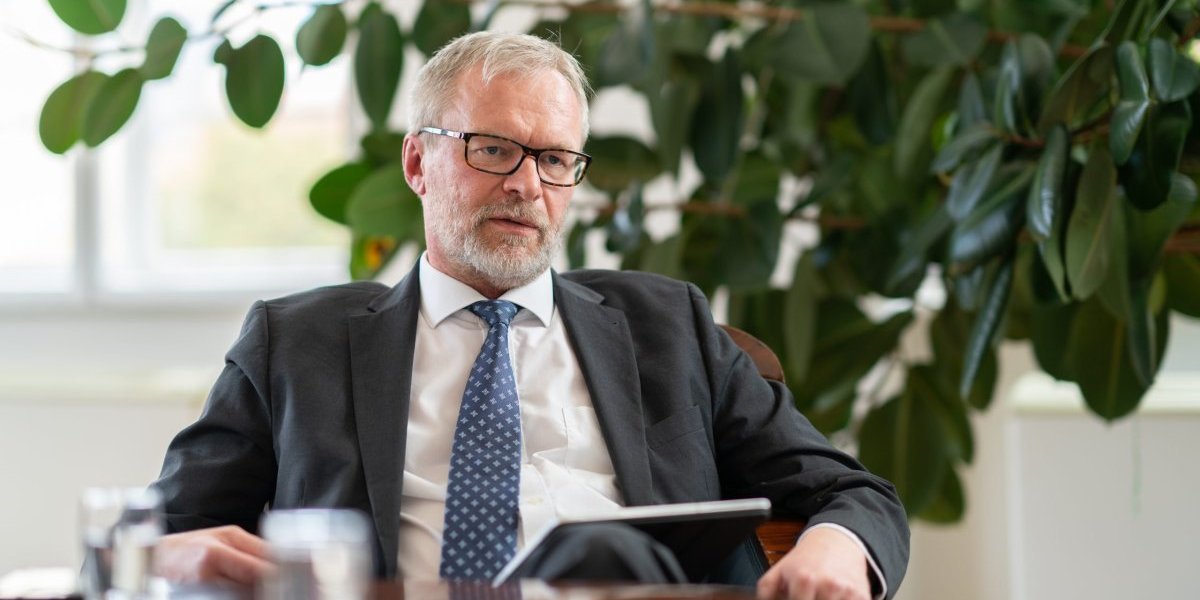 Seks-skandal trese Evropu: Austrijski ambasador uhvaćen kao "gospođa Noćna Mora"