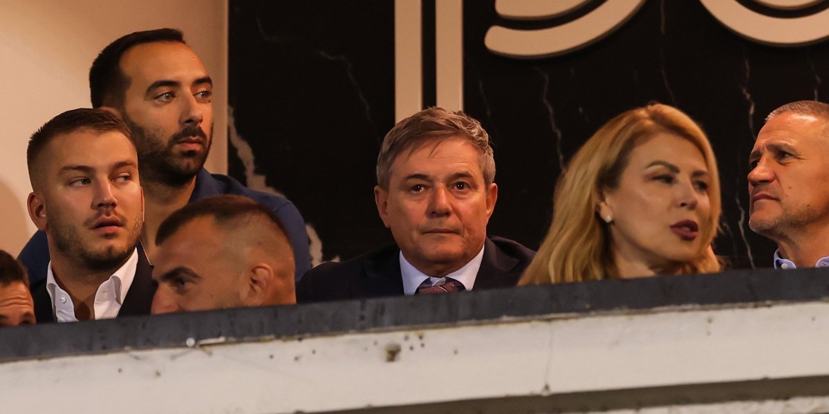 Poznate face u loži - Piksi i Bata gledaju kako Partizan razbija Ukrajince (FOTO GALERIJA)