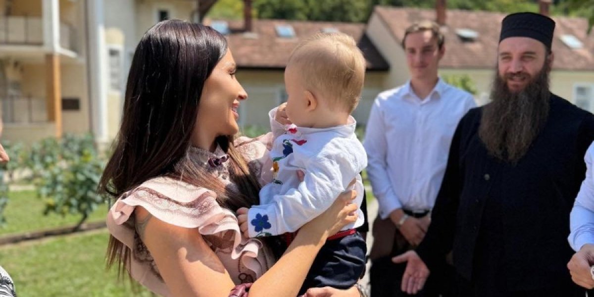 Kaća Živković krstila sina Stefana