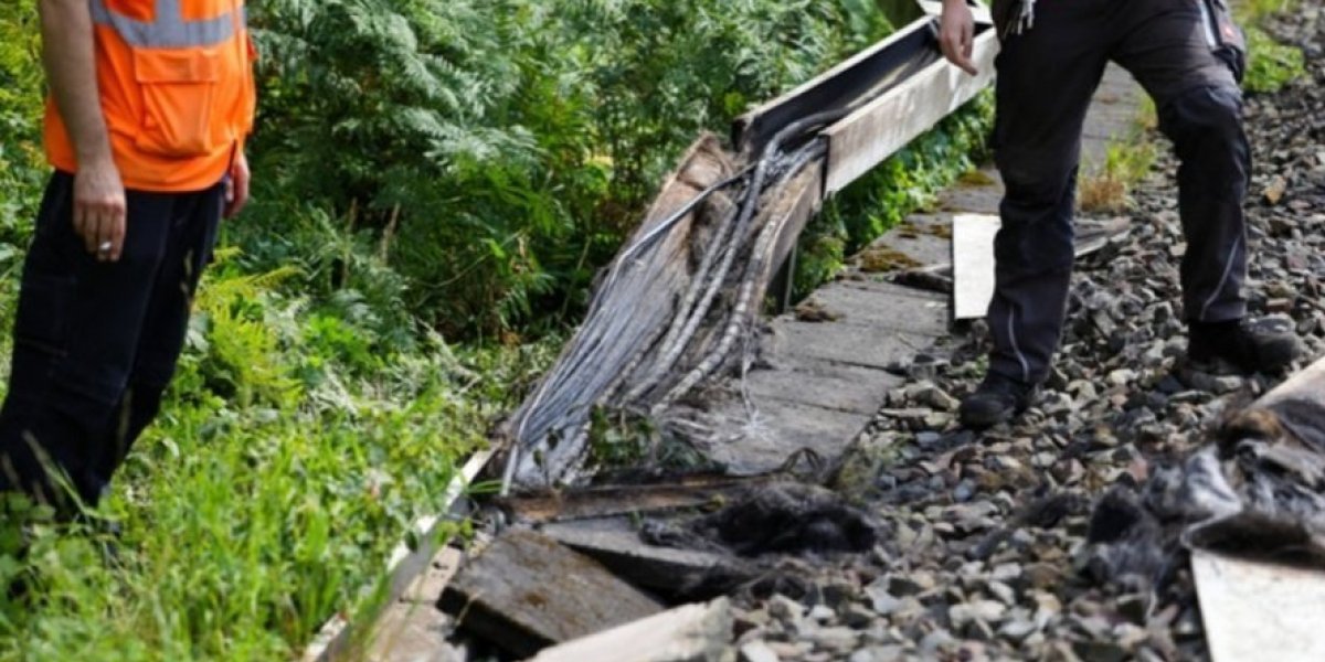 Podmetnut požar na železnici u Nemačkoj: Tajanstvena grupa preuzela odgovornost