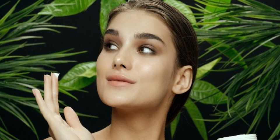 Kako da smršate u licu? Popularni trikovi ne pomažu, ali ovo zaista deluje