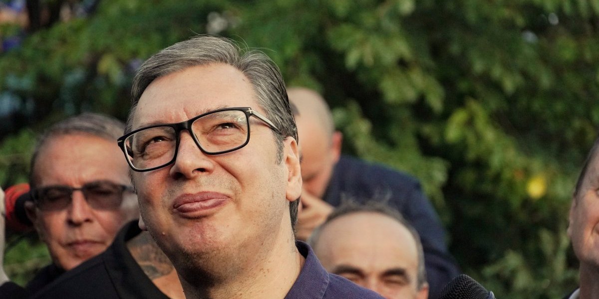 Služim samo našem narodu! Oglasio se Vučić: "Ne odgovaram ni onima na zapadu, ni onima na istoku" (VIDEO)