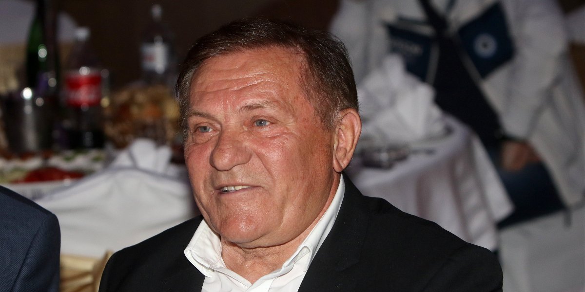 Miloš Bojanić u 73. godini otišao na podmlađivanje - Folker uživa za sve pare (FOTO)