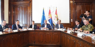 U Beogradu je oko 13 časova završena sednica Saveta za nacionalnu bezbednost, kojom je predsedavao predsednik Srbije Aleksandar Vučić.