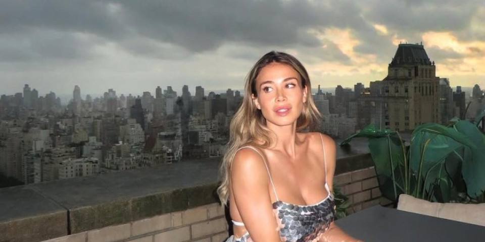 Grudi kipe, samo što ne ispadnu: Auuu, ovo nije dobro za srce, vrelo izdanje novinarke (FOTO)