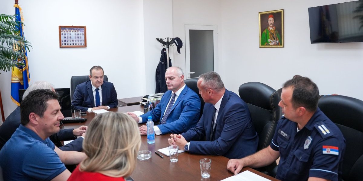 Ivica Dačić sa načelnicima u PS Negotin