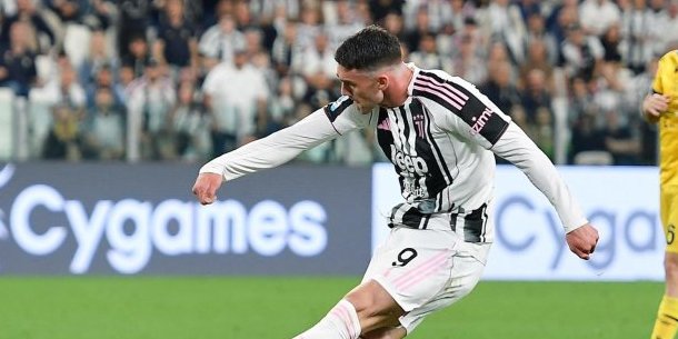 Vlahoviću propao još jedan transfer: Evropski velikan otpao iz trke za srpskog napadača (FOTO)