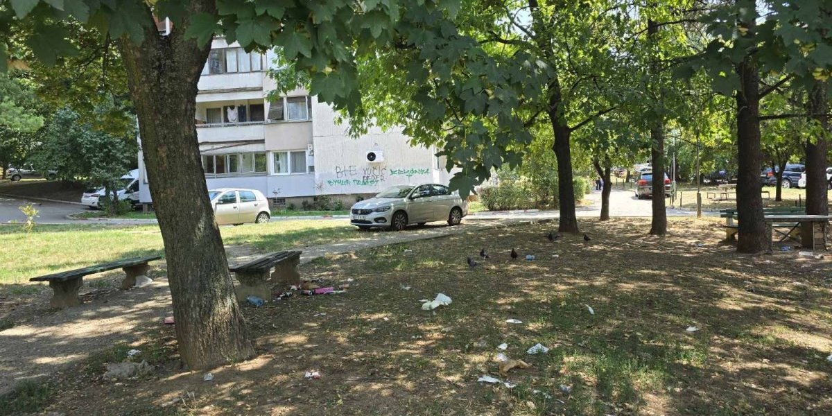 Klupa pored koje je A.N. napadnut