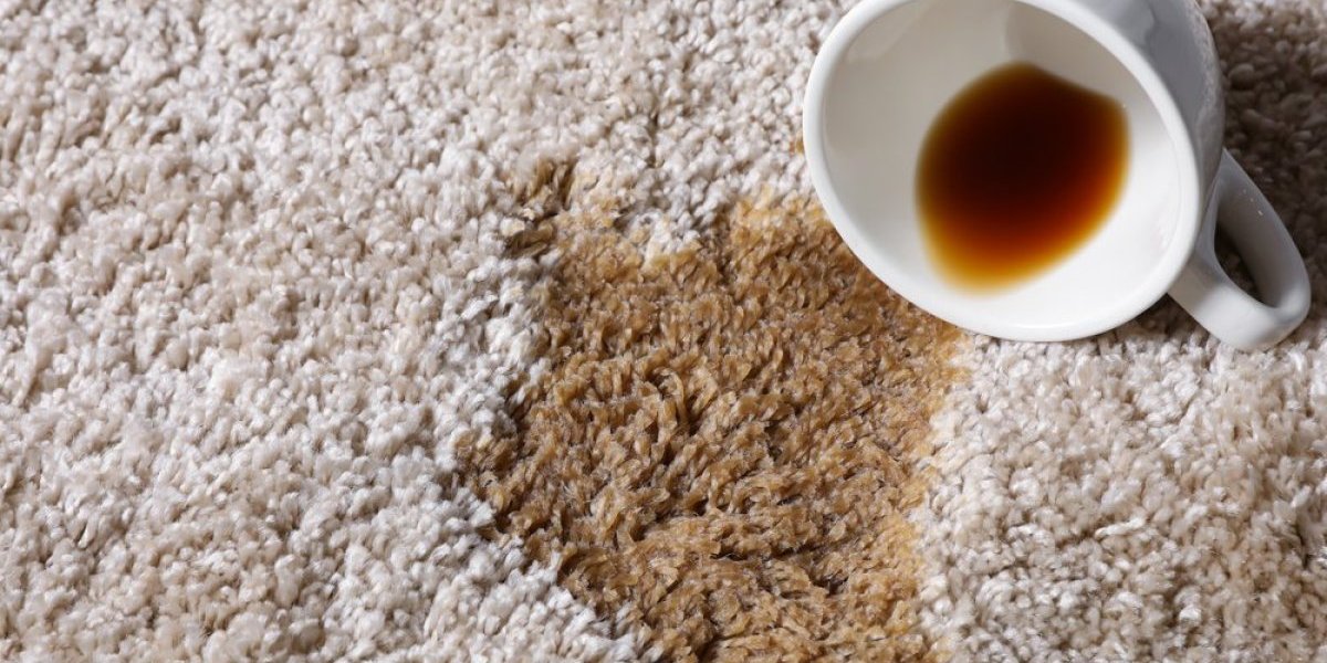 Fleke od kafe nestaju kao magijom: Kombinacija iskusnih domaćica koja u trenu skida mrlje sa odeće, tepiha i stoljnjaka