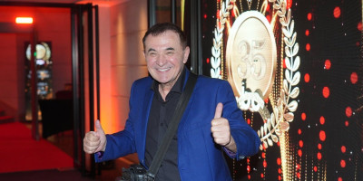 Nikad je nigde ne vodi! Ovo je žena Mitra Mirića: 
