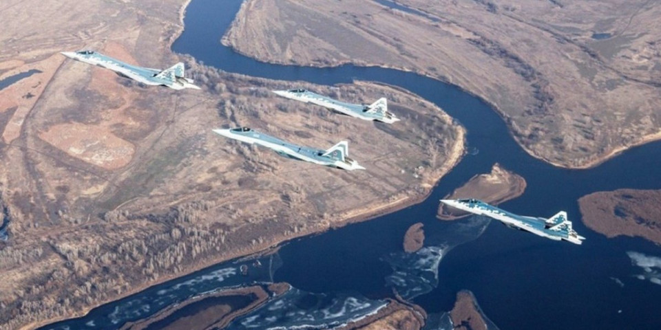 Zapad u panici! Ruski maljevi za američke "patriote": Stelt lovci Su-57 masovno lansiraju "kinžale"! (VIDEO)